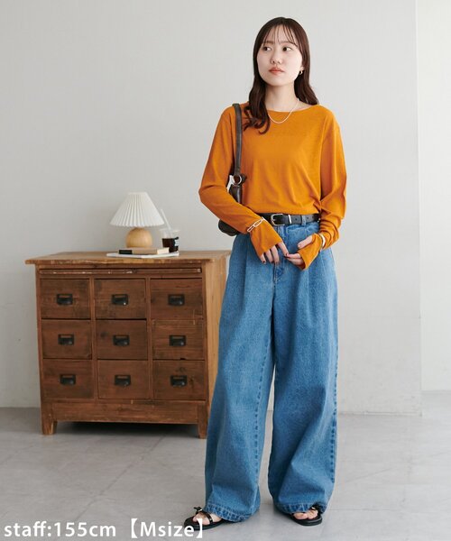 DISCOAT(ディスコート)の「ライトデニムタックワイドパンツ(デニムパンツ・レディース・ブルー/ブラック・SMALL/LARGE/MEDIUM)」の3枚目の写真