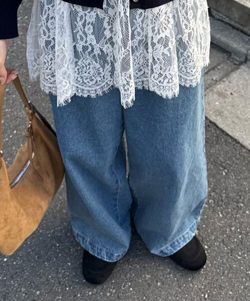 DISCOAT(ディスコート)の「ライトデニムタックワイドパンツ(デニムパンツ・レディース・ブルー/ブラック・SMALL/LARGE/MEDIUM)」の16枚目の写真