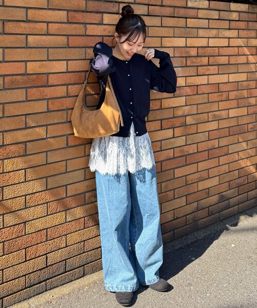 DISCOAT(ディスコート)の「ライトデニムタックワイドパンツ(デニムパンツ・レディース・ブルー/ブラック・SMALL/LARGE/MEDIUM)」の17枚目の写真