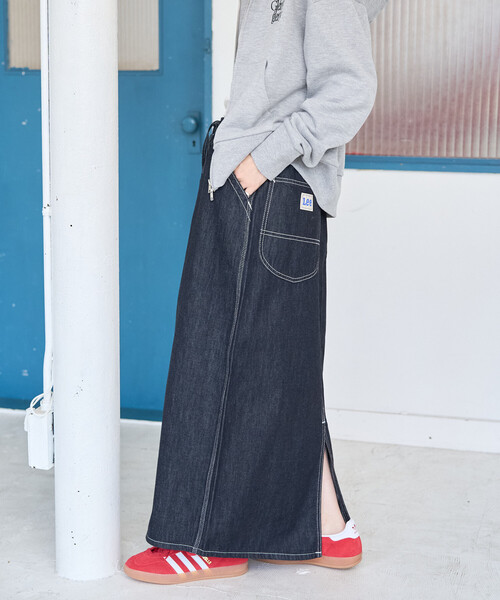 FREAK'S STORE(フリークスストア)の「限定展開 Lee × FREAK'S STORE/リー 別注 ペインター イージースカート(デニムスカート・レディース・ブルー/ネイビー/サックスブルー・MEDIUM/SMALL)」の1枚目の写真