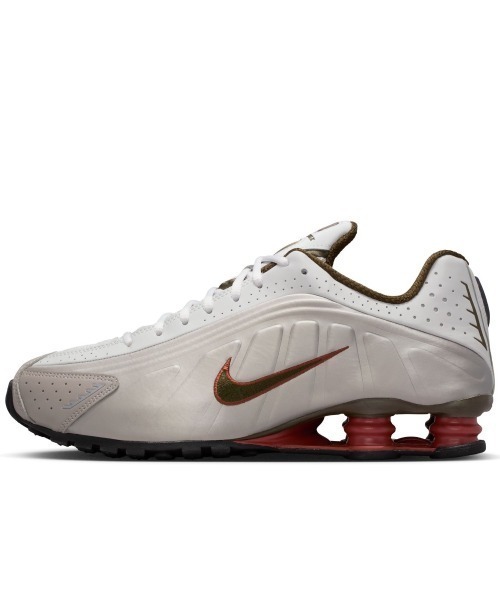 NIKE(ナイキ)の「NIKE Shox R4(ナイキ ショックス R4)(スニーカー・メンズ・グレー系・23cm/23.5cm/24cm/24.5cm/26cm/26.5cm/27cm/27.5cm/28cm/28.5cm/29cm/25cm/25.5cm)」の2枚目の写真