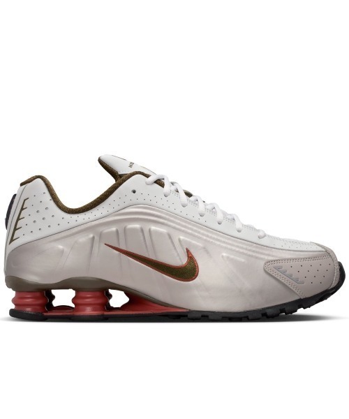 NIKE(ナイキ)の「NIKE Shox R4(ナイキ ショックス R4)(スニーカー・メンズ・グレー系・23cm/23.5cm/24cm/24.5cm/26cm/26.5cm/27cm/27.5cm/28cm/28.5cm/29cm/25cm/25.5cm)」の4枚目の写真