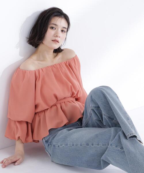 NATURAL BEAUTY BASIC(ナチュラルビューティーベーシック)の「◇メッシュギャザーペプラムブラウス(シャツ/ブラウス・レディース・ライトグリーン/ブラック/オフホワイト/ダークオレンジ・SMALL/MEDIUM)」の4枚目の写真