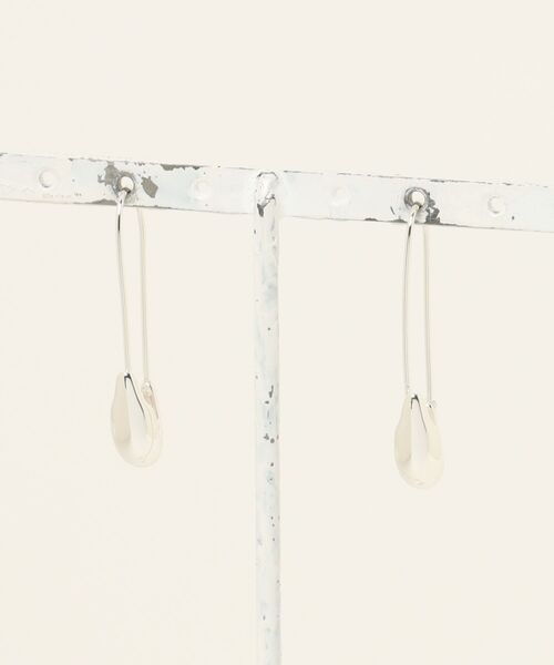 novice（ノーヴィス）の「【novice】Safety Pin Pierce［Stainless］（ピアス（両耳用）・レディース・シルバー/ゴールド・FREE）」の13枚目の写真