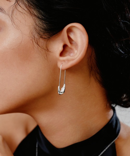 novice（ノーヴィス）の「【novice】Safety Pin Pierce［Stainless］（ピアス（両耳用）・レディース・シルバー/ゴールド・FREE）」の5枚目の写真