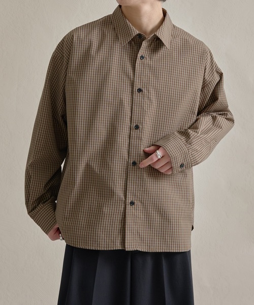 epnok（エプノック）の「ファンクショナルベーシックルーズレギュラーカラーシャツ（シャツ/ブラウス・メンズ・ピンク/ベージュ系その他/ブルー系その他/ミント/イエロー/ブルー系1/ホワイト系1/ブラック系その他/オフホワイト・SMALL/LARGE/MEDIUM）」の4枚目の写真