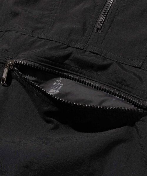 THE NORTH FACE(ザノースフェイス)の「THE NORTH FACE / ザ ノースフェイス COMPACT ANORAK / NP22630(ナイロンジャケット・メンズ・アイボリー/ブラック・SMALL/LARGE/MEDIUM)」の5枚目の写真
