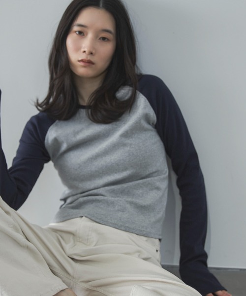 feepur（フェピュール）の「異素材ラグランロンTee（Tシャツ/カットソー・レディース・ネイビー/チャコールグレー・MEDIUM）」の2枚目の写真