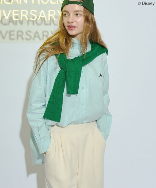 Disney(ディズニー)の「【Mickey&Friends】ボタンダウンシャツ(シャツ/ブラウス・レディース・ブルー/ピンク/イエロー/ミント・FREE)」の2枚目の写真