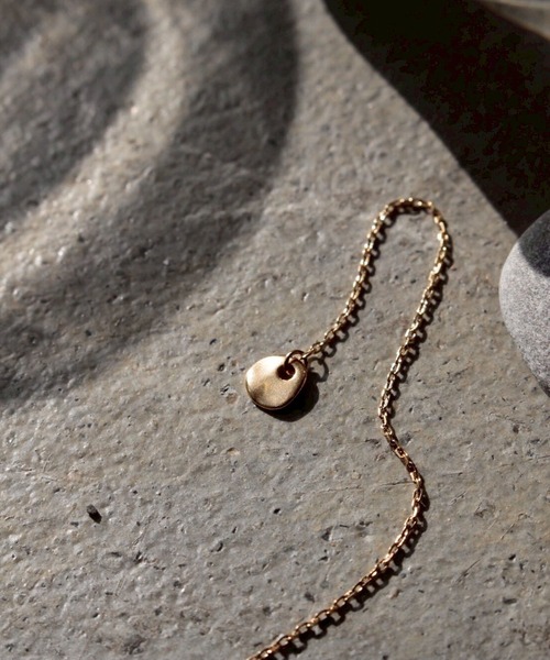 norme(ノーム)の「【SILVER925】ノーム タグ チェーン ピアス (ラウンド タイプ) / norme tag chain pierce (Round type/1P)(ピアス(片耳用)・レディース・ゴールド・FREE)」の3枚目の写真