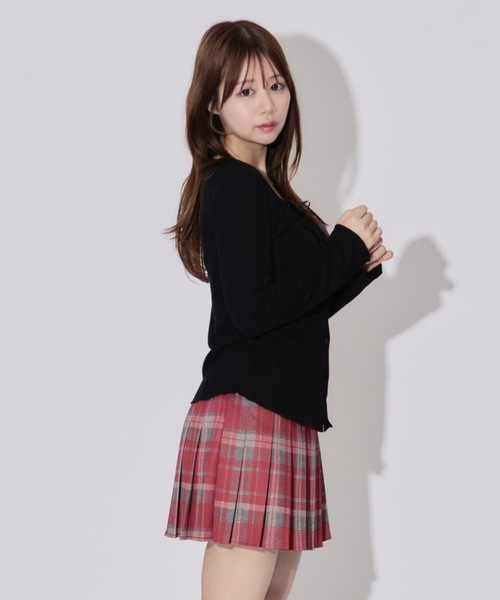 ALLuRing ChaRm(アリュリングチャーム)の「Layered Ribbon Rib Cardigan / レイヤードリボンリブカーディガン(カーディガン/ボレロ・レディース・グレー/ブラック/ホワイト・FREE)」の5枚目の写真