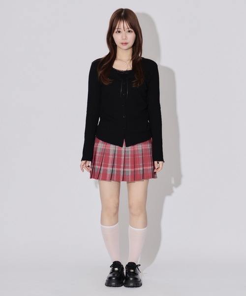 ALLuRing ChaRm(アリュリングチャーム)の「Layered Ribbon Rib Cardigan / レイヤードリボンリブカーディガン(カーディガン/ボレロ・レディース・グレー/ブラック/ホワイト・FREE)」の7枚目の写真