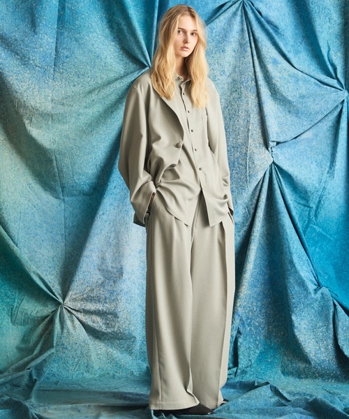 MAISON SPECIAL（メゾンスペシャル）の「《UNISEX》Slab Rayon Two-tuck Prime-Wide Slacks/スラブレーヨンプライムワイドツータックスラックス【MAISON SPECIAL/メゾンスペシャル】■セットアップ対応■（スラックス・メンズ・グレイッシュベージュ/ブラック/グレー/ネイビー・2/1/0）」の6枚目の写真