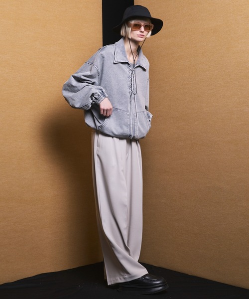 MAISON SPECIAL（メゾンスペシャル）の「《UNISEX》Slab Rayon Two-tuck Prime-Wide Slacks/スラブレーヨンプライムワイドツータックスラックス【MAISON SPECIAL/メゾンスペシャル】■セットアップ対応■（スラックス・メンズ・グレイッシュベージュ/ブラック/グレー/ネイビー・2/1/0）」の8枚目の写真