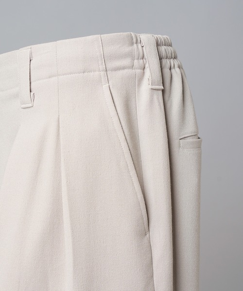 MAISON SPECIAL（メゾンスペシャル）の「《UNISEX》Slab Rayon Two-tuck Prime-Wide Slacks/スラブレーヨンプライムワイドツータックスラックス【MAISON SPECIAL/メゾンスペシャル】■セットアップ対応■（スラックス・メンズ・グレイッシュベージュ/ブラック/グレー/ネイビー・2/1/0）」の21枚目の写真