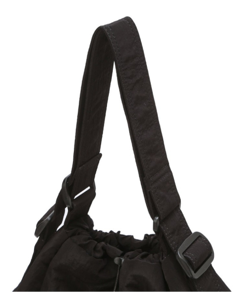 athe（アテ）の「[RUBAN] ブラックリボンバックパック兼ショルダーバッグ L AABA6F901BK（ショルダーバッグ・レディース・ブラック・FREE）」の7枚目の写真