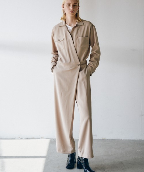 Muel Chic(ミュエルシック)の「Rinell coveralls リネルカバーオール(サロペット/オーバーオール・レディース・ベージュ/ネイビー/ライトブルー・SMALL/MEDIUM)」の2枚目の写真
