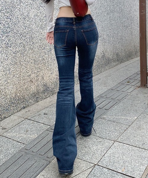 NANEA(ナネア)の「ローライズフレアデニムパンツ(デニムパンツ・レディース・ネイビー・SMALL/MEDIUM)」の12枚目の写真