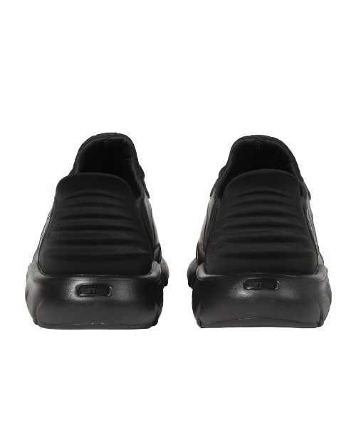 PUMA(プーマ)の「プーマ PUMA SOFTRIDE フレックス LSL EASE IN ワイド(スニーカー・メンズ・ブラック×ブラック・25.5cm/28.0cm/27.5cm/27.0cm/26.5cm/26.0cm/25.0cm)」の5枚目の写真
