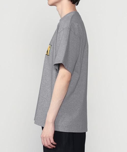 Bshop(ビショップ)の「STAY HUNGRY | ロゴ クルーネックTシャツ MEN(Tシャツ/カットソー・メンズ・グレー・M/L)」の4枚目の写真