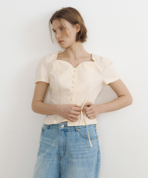 LUCIR ZU（ルシールズ）の「Tulip Neck Embroidered Puff Blouse (soft yellow)（シャツ/ブラウス・レディース・その他・FREE）」の2枚目の写真