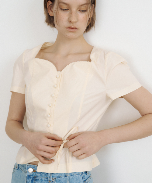 LUCIR ZU（ルシールズ）の「Tulip Neck Embroidered Puff Blouse (soft yellow)（シャツ/ブラウス・レディース・その他・FREE）」の3枚目の写真