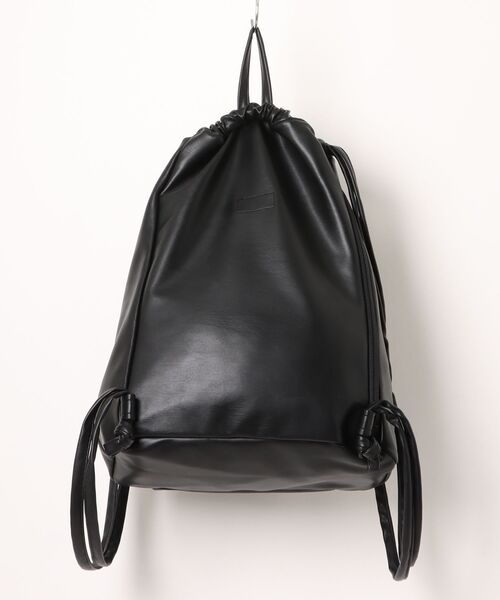 an meets zakka(アンミツザッカ)の「an meets zakka ソフト合成皮革ナップサック(バックパック/リュック・レディース・ブラック・ONESIZE)」の2枚目の写真
