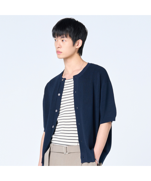 HYOJI(ヒョージ)の「SS ウォッシャブルルーズフィットクロップラウンドハチニットカーディガン(カーディガン/ボレロ・メンズ・ライトグレー/ブラウン/グリーン/レッド/クリーム/コバルトブルー/ネイビー/ブラック/ダークブラウン/ダークグレー/レンガ・LARGE/MEDIUM/X-LARGE/SMALL)」の1枚目の写真