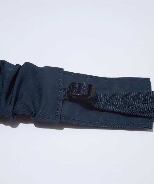 F/CE. (エフシーイー)の「F/CE./エフシーイー TEXTURED TWILL POUCH 2L(ボディバッグ/ウエストポーチ・メンズ・チャコールグレー/ネイビー・FREE)」の11枚目の写真