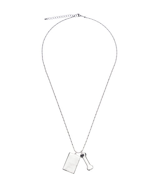 LUVISTRUE(ラヴイズトゥルー)の「EL GLITTER CROSS BONE NECKLACE(BLACK)(ネックレス・レディース・その他・FREE)」の3枚目の写真