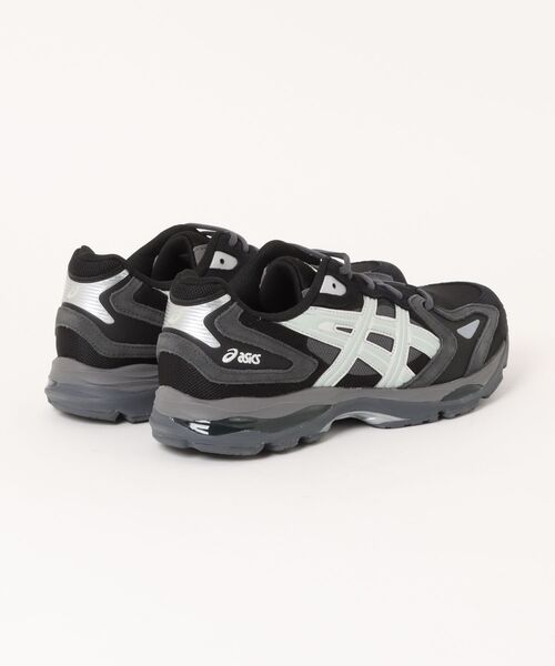 ADAM ET ROPE'（アダムエロペ）の「ASICS GEL-K1011 1203A830.002（その他シューズ・メンズ・ブラック・27.5cm/28.0cm/28.5cm/26.0cm/26.5cm/27.0cm）」の2枚目の写真