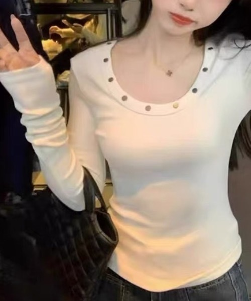 CELENA BEATS(セレナビーツ)の「スタッズリブUネックトップス(Tシャツ/カットソー・レディース・ダークグレー/ホワイト/ブラック・FREE)」の16枚目の写真