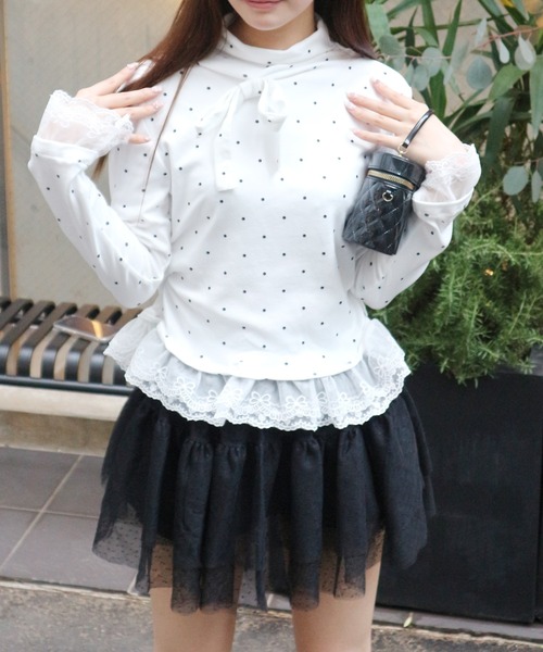 ALLuRing ChaRm(アリュリングチャーム)の「Lace Layered Ribbon Dot Blouse / レースレイヤードリボンドットブラウス(シャツ/ブラウス・レディース・ホワイト・FREE)」の4枚目の写真