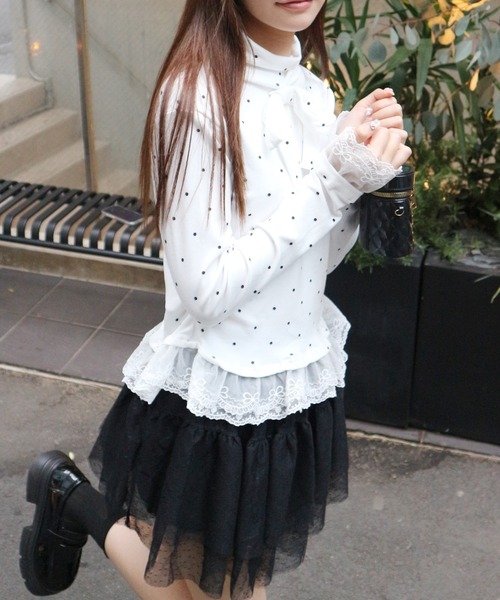 ALLuRing ChaRm(アリュリングチャーム)の「Lace Layered Ribbon Dot Blouse / レースレイヤードリボンドットブラウス(シャツ/ブラウス・レディース・ホワイト・FREE)」の6枚目の写真
