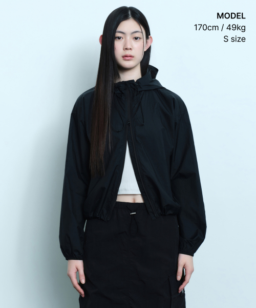MUSINSA STANDARD WOMAN（ムシンサスタンダードウーマン）の「[UVプロテクション] ウィメンズシアウィンドブレーカー (5色)（ナイロンジャケット・レディース・ライトブルー/ブラック/ペールイエロー/ライトグレー/ホワイト・X-SMALL/SMALL/MEDIUM/LARGE）」の12枚目の写真