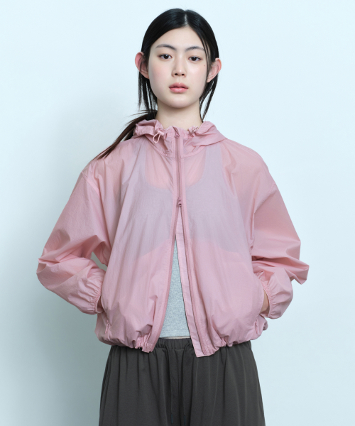 MUSINSA STANDARD WOMAN（ムシンサスタンダードウーマン）の「[UVプロテクション] ウィメンズシアウィンドブレーカー (5色)（ナイロンジャケット・レディース・ライトブルー/ブラック/ペールイエロー/ライトグレー/ホワイト・X-SMALL/SMALL/MEDIUM/LARGE）」の8枚目の写真