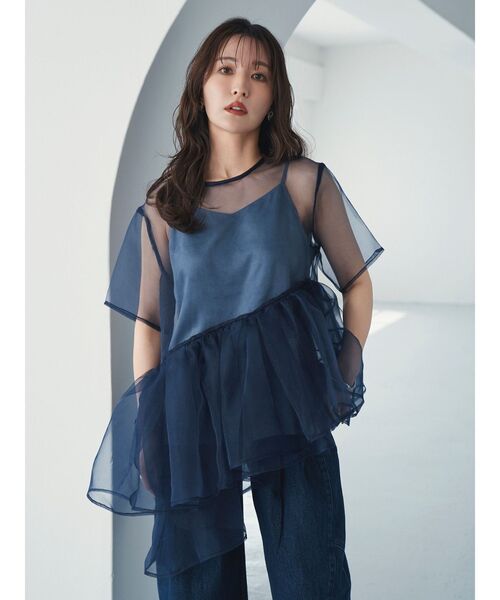 ELENDEEK（エレンディーク）の「【yuumi×ELENDEEK】CAMI SET ASYMMETRY BL（シャツ/ブラウス・レディース・アイボリー/ブラック/ブルー・FREE）」の3枚目の写真