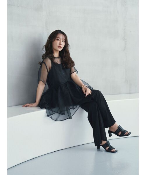 ELENDEEK（エレンディーク）の「【yuumi×ELENDEEK】CAMI SET ASYMMETRY BL（シャツ/ブラウス・レディース・アイボリー/ブラック/ブルー・FREE）」の9枚目の写真