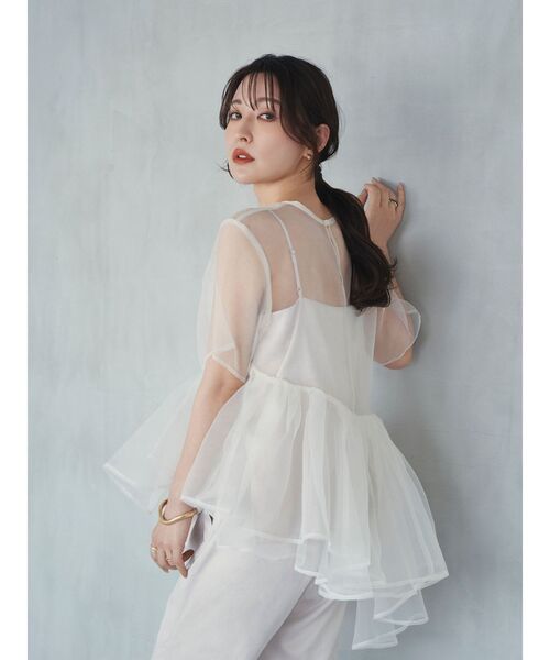 ELENDEEK（エレンディーク）の「【yuumi×ELENDEEK】CAMI SET ASYMMETRY BL（シャツ/ブラウス・レディース・アイボリー/ブラック/ブルー・FREE）」の12枚目の写真