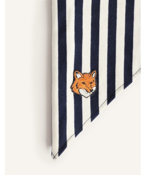 Maison Kitsune（メゾンキツネ）の「FOX HEAD KID STRIPED BANDANA（バンダナ/スカーフ・キッズ・ホワイト×ネイビー・U）」の4枚目の写真