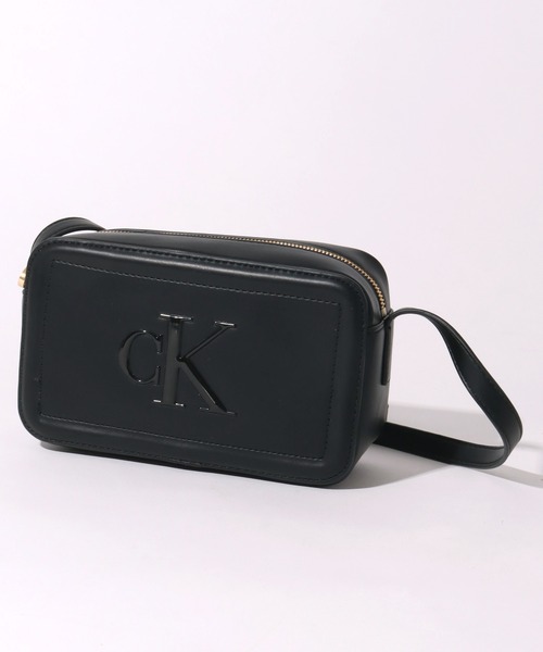 Calvin Klein（カルバン・クライン）の「【Calvin Klein/カルバンクライン】Bold Kamera Bag/ ミニショルダー カメラバッグ（ショルダーバッグ・レディース・ブラック・FREE）」の5枚目の写真