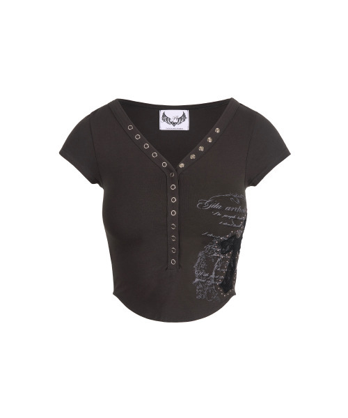 GILAARCHIVE（ギラアーカイブ）の「LACE CROSS PATCHED BUTTON CROP T-SHIRTS_CHARCOAL（Tシャツ/カットソー・レディース・その他・FREE）」の5枚目の写真