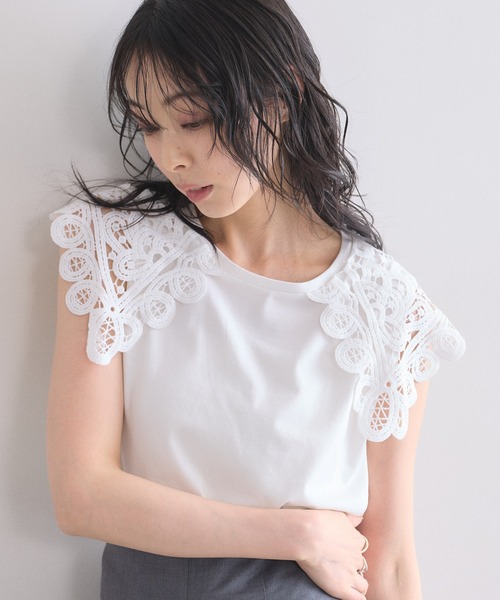 &. NOSTALGIA(アンドドットノスタルジア)の「【接触冷感・UVカット】レース襟ノースリトップス(Tシャツ/カットソー・レディース・ブラック/オフホワイト・M)」の1枚目の写真
