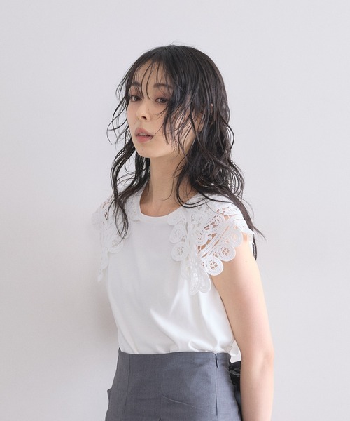 &. NOSTALGIA(アンドドットノスタルジア)の「【接触冷感・UVカット】レース襟ノースリトップス(Tシャツ/カットソー・レディース・ブラック/オフホワイト・M)」の4枚目の写真