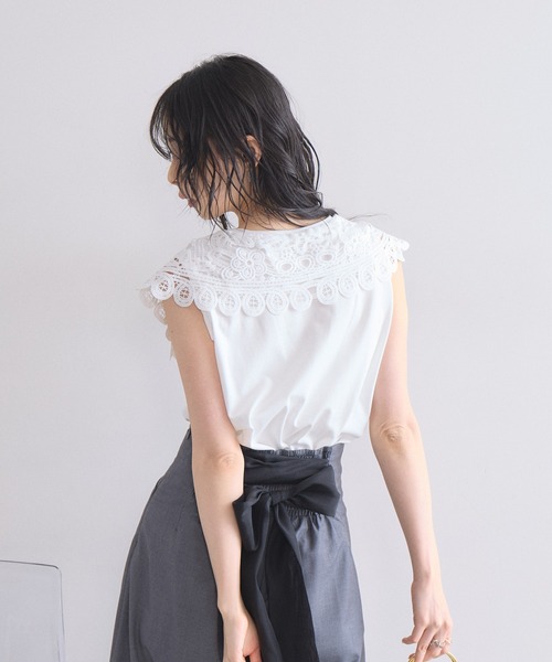 &. NOSTALGIA(アンドドットノスタルジア)の「【接触冷感・UVカット】レース襟ノースリトップス(Tシャツ/カットソー・レディース・ブラック/オフホワイト・M)」の6枚目の写真
