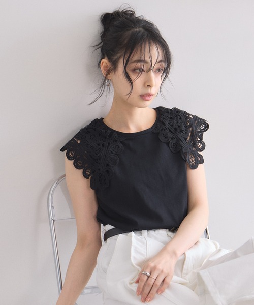 &. NOSTALGIA(アンドドットノスタルジア)の「【接触冷感・UVカット】レース襟ノースリトップス(Tシャツ/カットソー・レディース・ブラック/オフホワイト・M)」の11枚目の写真
