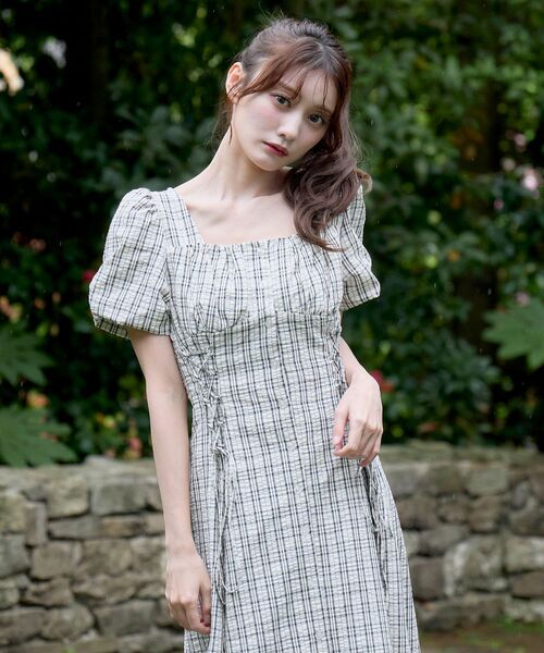 MAJESTIC LEGON（マジェスティックレゴン）の「サイドレースアップスクエアネックワンピ（ワンピース・レディース・ブラック/ホワイト系その他2/ブラック系その他・SMALL/MEDIUM）」の5枚目の写真