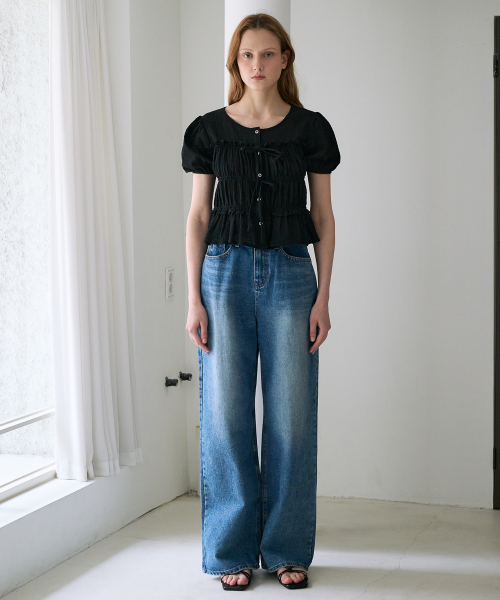 DEHEVE（デヘヴェ）の「Ribbon Smocked Blouse [Black]（シャツ/ブラウス・レディース・ブラック・SMALL/MEDIUM）」の4枚目の写真