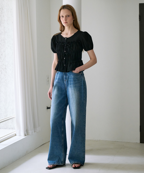 DEHEVE（デヘヴェ）の「Ribbon Smocked Blouse [Black]（シャツ/ブラウス・レディース・ブラック・SMALL/MEDIUM）」の7枚目の写真