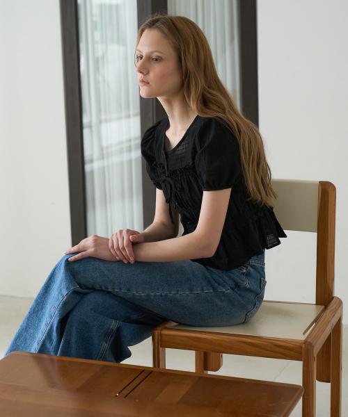 DEHEVE（デヘヴェ）の「Ribbon Smocked Blouse [Black]（シャツ/ブラウス・レディース・ブラック・SMALL/MEDIUM）」の9枚目の写真